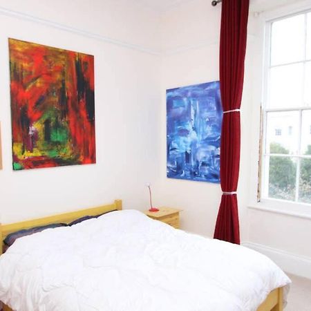 Stunning Arty Apartment In The Heart Of Clifton Bristol Buitenkant foto
